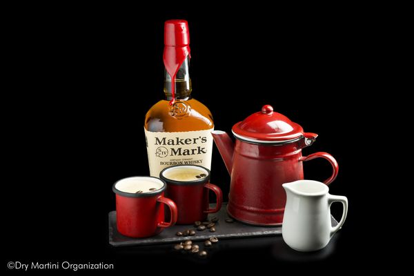 la coctelería Javier de las Muelas con el bourbon Maker’s Mark
